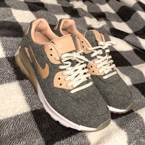 Women’s Nike Air Max